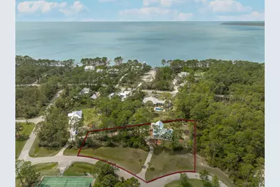 301 Sweet Bay Cir, Eastpoint, FL 32328 - Photo 3