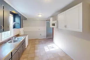 316 W Pine Ave, Saint George Island, FL 32328 - Photo 9