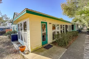 516 E Pine St, Lanark Village, FL 32323 - Photo 7