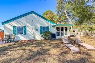 516 E Pine St, Lanark Village, FL 32323 - Photo 35