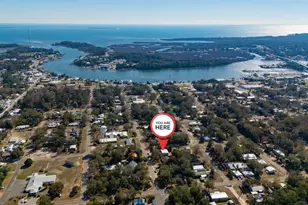 601 W 3rd St, Carrabelle, FL 32322 - Photo 41