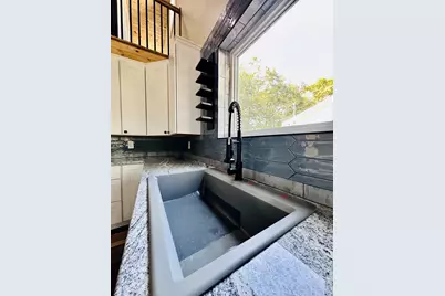 601 W 3rd St, Carrabelle, FL 32322 - Photo 9