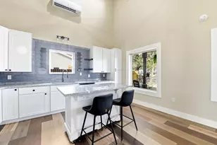 601 W 3rd St, Carrabelle, FL 32322 - Photo 11