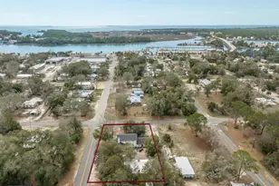 902 NW Ave D, Carrabelle, FL 32322 - Photo 5