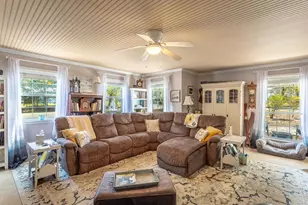 902 NW Ave D, Carrabelle, FL 32322 - Photo 5