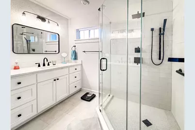 121 5th St, Apalachicola, FL 32320 - Photo 23