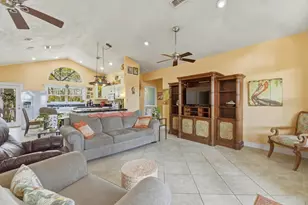 548 E Pine Ave, Saint George Island, FL 32328 - Photo 11