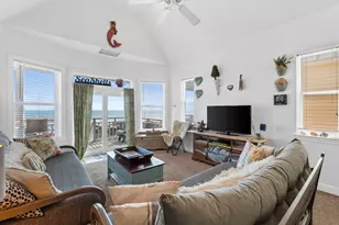 128 E Gorrie Dr, Saint George Island, FL 32328 - Photo 13