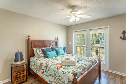 10 6th St, Eastpoint, FL 32328 - Photo 19