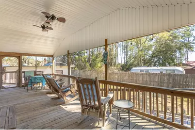 10 6th St, Eastpoint, FL 32328 - Photo 7