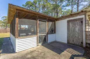 10 6th St, Eastpoint, FL 32328 - Photo 61