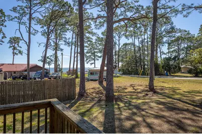 10 6th St, Eastpoint, FL 32328 - Photo 15