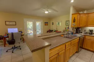 652 Longwood Ct, Eastpoint, FL 32328 - Photo 7