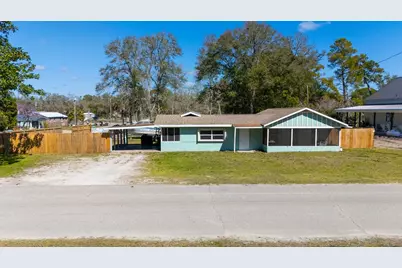 1012 NW Ave C, Carrabelle, FL 32322 - Photo 3