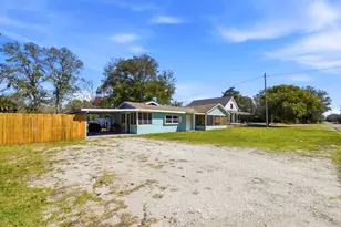 1012 N W Ave C, Carrabelle, FL 32322 - Photo 5