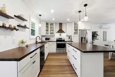 121 Cedar St, Eastpoint, FL 32328 - Photo 3