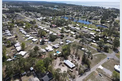 902 16th St, Port Saint Joe, FL 32456 - Photo 5