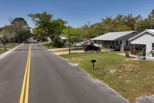627 Madison St, Port Saint Joe, FL 32456 - Photo 25