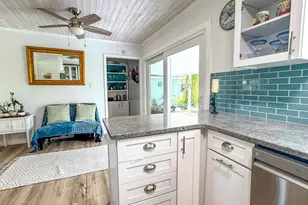 706 SE 7th St, Carrabelle, FL 32322 - Photo 9