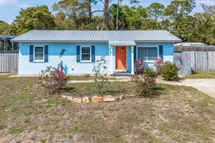 561 Welton Dr, Port Saint Joe, FL 32456 - Photo 1