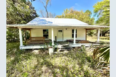 87 Martin Luther King Jr Blvd, Apalachicola, FL 32320 - Photo 1