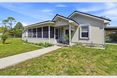 212 NW Ave C, Carrabelle, FL 32322 - Photo 3