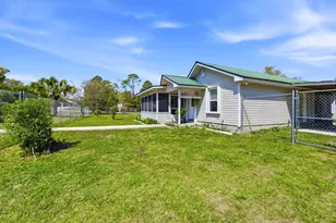 212 NW Ave C, Carrabelle, FL 32322 - Photo 5