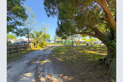 521 9th St, Port Saint Joe, FL 32456 - Photo 5