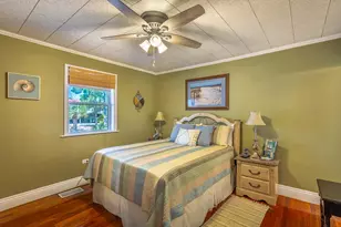 980 W Bay Shore Dr, Saint George Island, FL 32328 - Photo 23