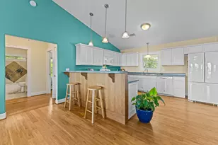 833 W Bay Shore Dr, Saint George Island, FL 32328 - Photo 9