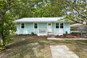 274 25th Ave, Apalachicola, FL 32320 - Photo 1