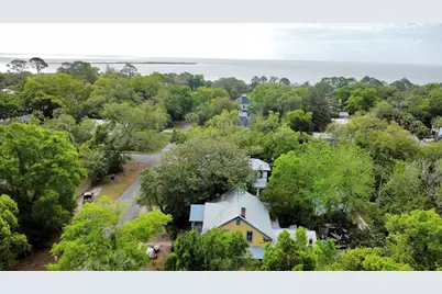 48 13th St, Apalachicola, FL 32320 - Photo 7