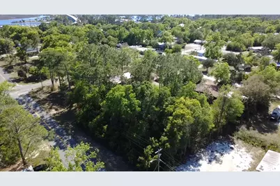 9 NW 9th St, Carrabelle, FL 32322 - Photo 3