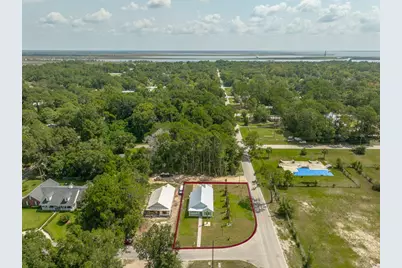 215 15th St, Apalachicola, FL 32320 - Photo 3