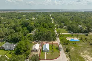 215 15th St, Apalachicola, FL 32320 - Photo 3