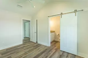 215 15th St, Apalachicola, FL 32320 - Photo 21