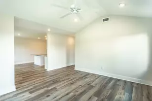 215 15th St, Apalachicola, FL 32320 - Photo 11