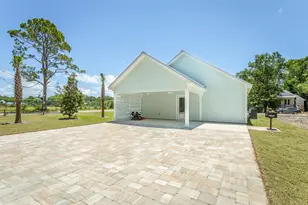 215 15th St, Apalachicola, FL 32320 - Photo 3