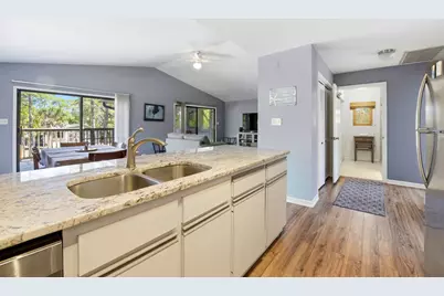 1048 W Bay Shore Dr, Saint George Island, FL 32328 - Photo 3
