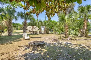 100 14th St, Apalachicola, FL 32320 - Photo 33
