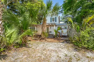 100 14th St, Apalachicola, FL 32320 - Photo 35
