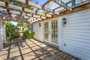 100 14th St, Apalachicola, FL 32320 - Photo 31