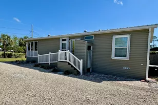 352 Gulf St, Port Saint Joe, FL 32456 - Photo 17