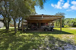 1097 Cypress St, Apalachicola, FL 32320 - Photo 35