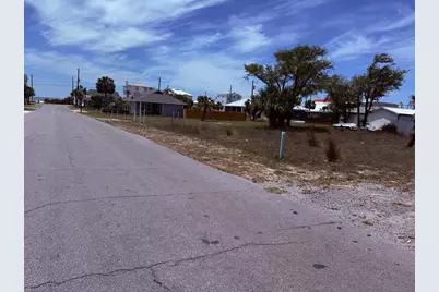 107 19th St, Mexico Beach, FL 32456 - Photo 5