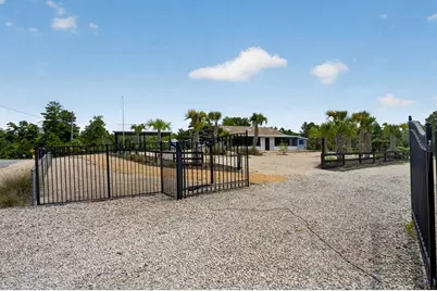 161 Beacon St, Carrabelle, FL 32322 - Photo 9