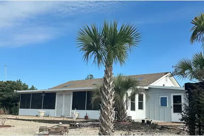 161 Beacon St, Carrabelle, FL 32322 - Photo 1