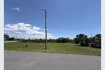 320 Hatley Dr, Mexico Beach, FL 32456 - Photo 3