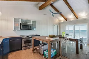 914 Gulf Shore Dr, Carrabelle, FL 32322 - Photo 9