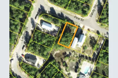 164 Pine St, Carrabelle, FL 32322 - Photo 1